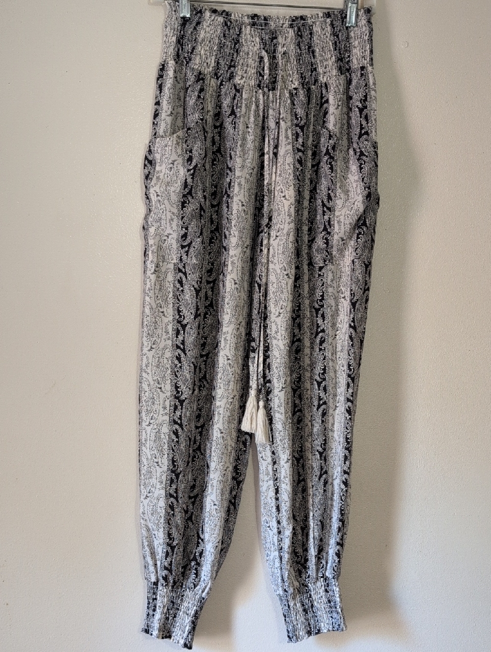 Easel Black & Cream Paisley Drawstring Joggers Wide Elastic Band Size M NEW